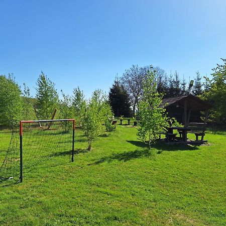 Camping, Zabierz Wlasny Namiot Kameralne Pole Namiotowe Z Basenem Kinem Plenerowym Miejscem Na Ognisko I Placem Zabaw Zywe Zwierzeta Agroturystyka Giebultow  Bagian luar foto