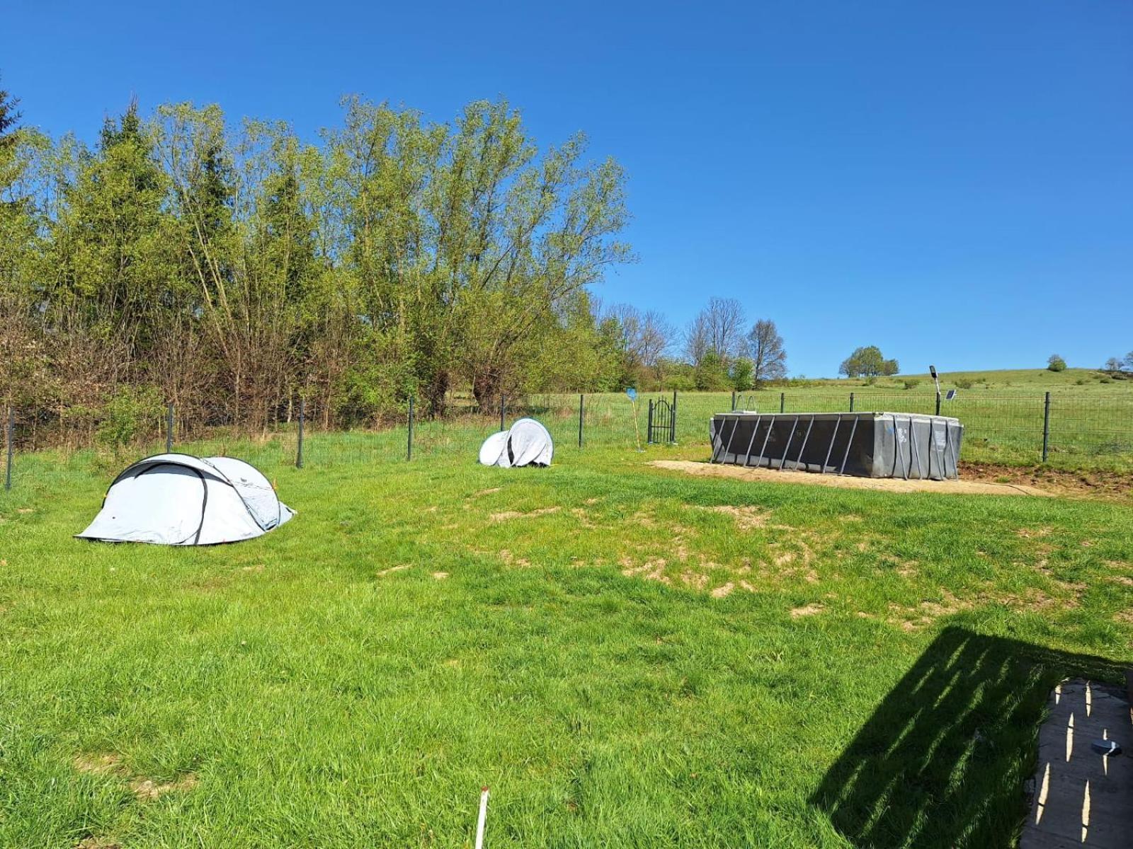 Camping, Zabierz Wlasny Namiot Kameralne Pole Namiotowe Z Basenem Kinem Plenerowym Miejscem Na Ognisko I Placem Zabaw Zywe Zwierzeta Agroturystyka Giebultow  Bagian luar foto